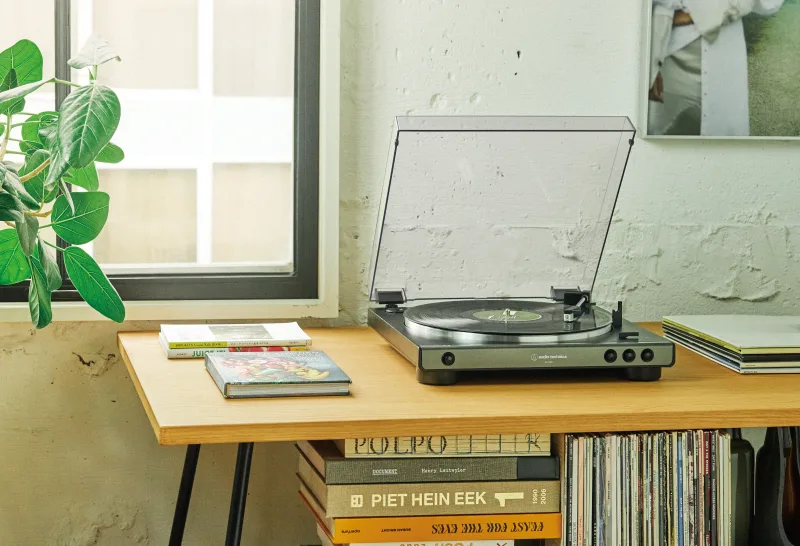 AT-LP60XBT-BK Fully Automatic Blue Tooth Belt-Drive Turntable, Black