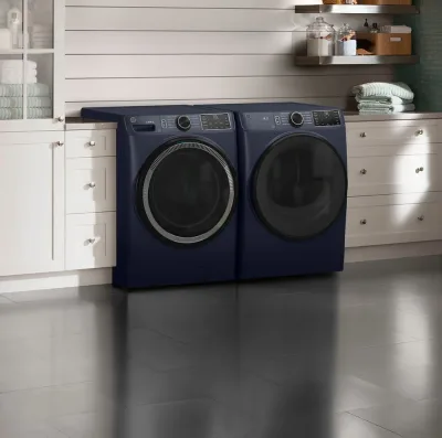 4,8 CuFt smart frontlæsset vaskemaskine i Sapphire Blue