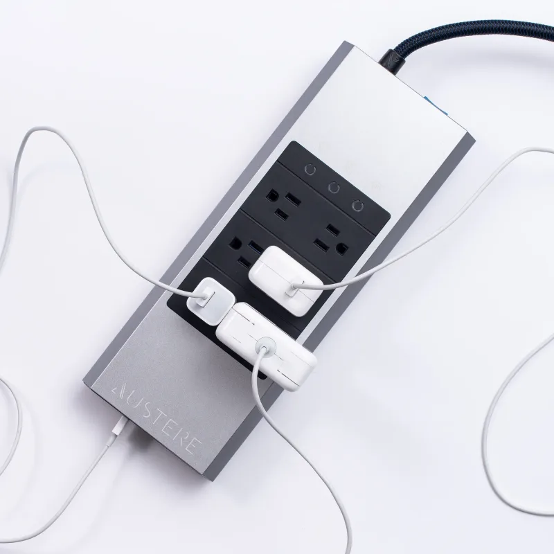 V Series \\ Power 6-udtag med Omniport USB