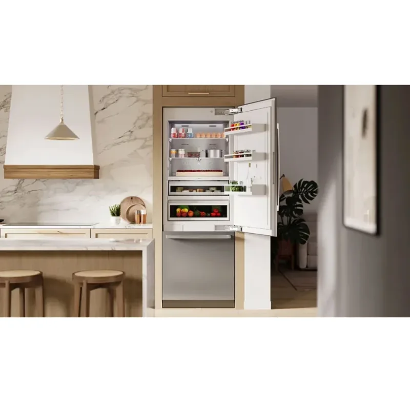 Frigorífico Benchmark® de 16,5 pies cúbicos y 30'' de ancho integrado con congelador inferior y bisagra plana Softclose®