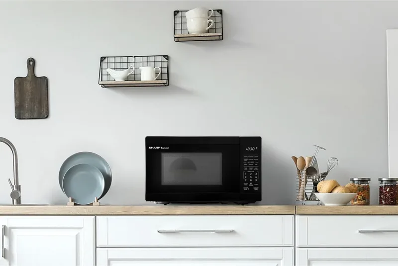0,7 CuFt 700W countertop magnetron in zwart
