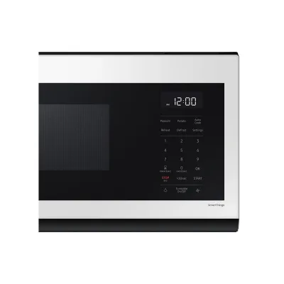 Micro-ondas SLIM sobre o fogão BESPOKE de 1,1 pés cúbicos em vidro branco