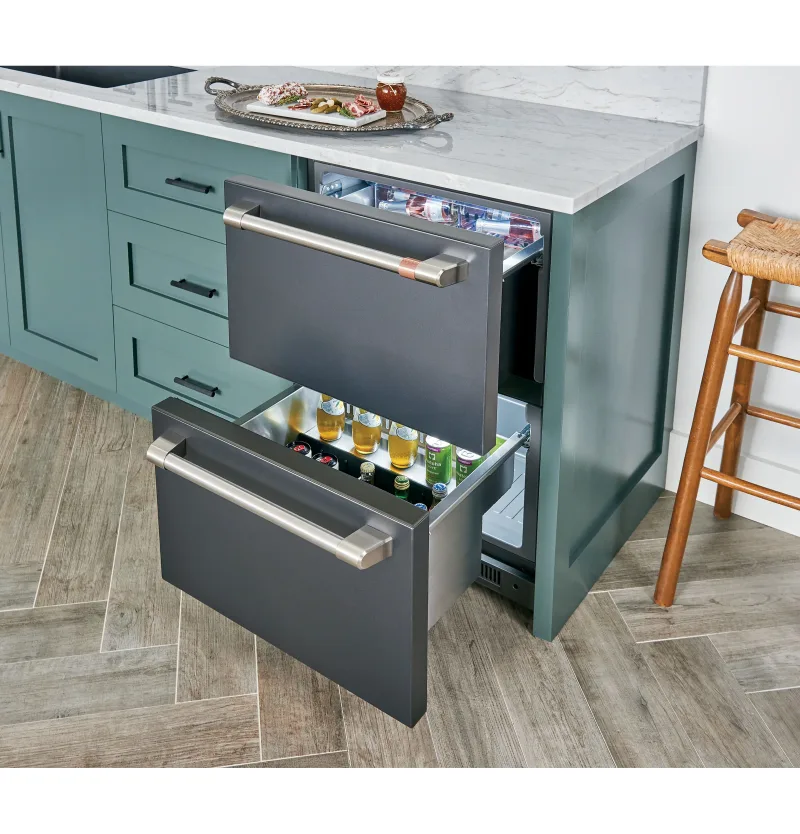 Frigorífico compacto de doble cajón de 5,7 pies cúbicos en negro mate con controles electrónicos