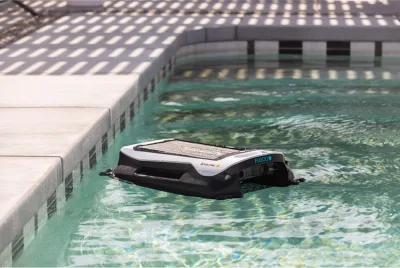 Pembersih Vakum Kolam Renang Tanpa Kabel Bertenaga Surya SolarVac