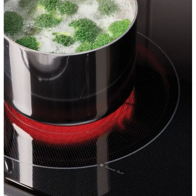 Cucina elettrica a convezione freestanding da 5,3 CuFt in bianco